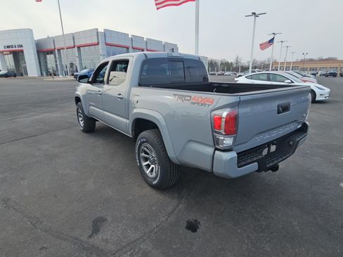Used 2020 Toyota Tacoma TRD Sport image 5
