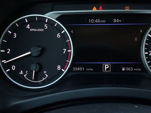 Used 2025 Nissan Sentra SV FWD image 36