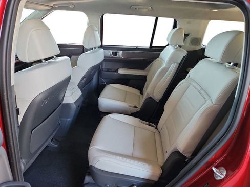 Used 2025 Hyundai Santa Fe Calligraphy image 12