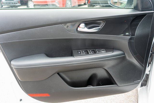 Used 2023 Kia Forte GT-Line w/ GT-Line Premium Package FWD image 17