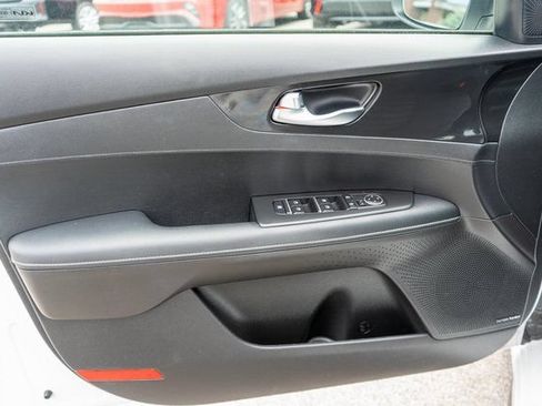 Used 2023 Kia Forte GT-Line w/ GT-Line Premium Package FWD image 17