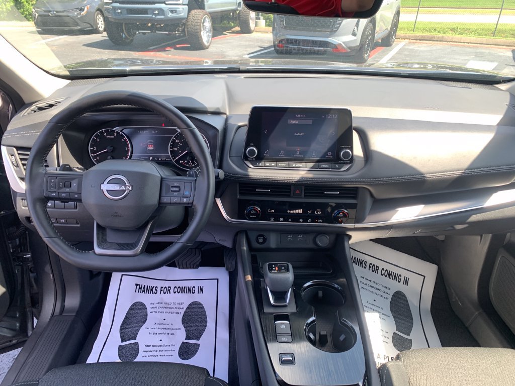 Certified 2025 Nissan Rogue SV FWD image 21