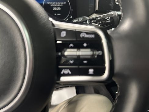 Used 2022 Kia Sorento SX Prestige image 18