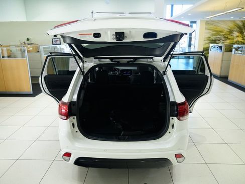 Used 2022 Mitsubishi Outlander GT image 17