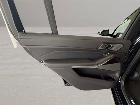 Certified 2026 BMW X7 xDrive40i w/ M Sport Package image 26