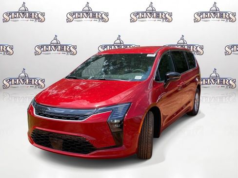 New 2027 Chrysler Pacifica Select FWD image 3