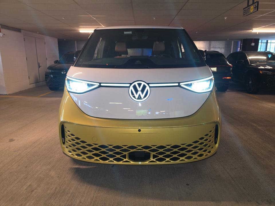 Used 2025 Volkswagen ID. Buzz Pro S Plus AWD/4WD image 16