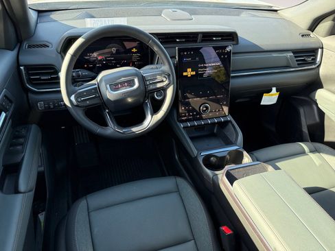 New 2026 GMC Terrain AT4 w/ Convenience Package III image 15