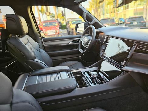 New 2026 Jeep Grand Wagoneer L Limited AWD/4WD image 30
