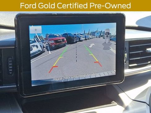 Used 2023 Ford Explorer XLT w/ Equipment Group 202A AWD/4WD image 21