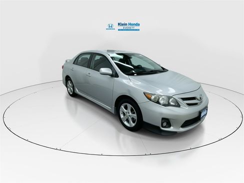 Used 2013 Toyota Corolla S image 4