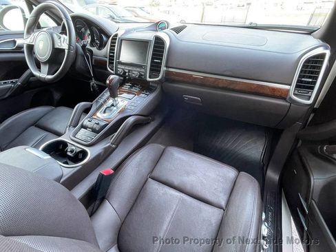 Used 2011 Porsche Cayenne S image 17