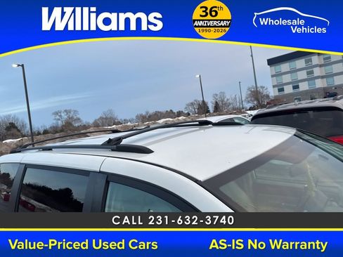 Used 2009 Chrysler Town & Country Touring image 28