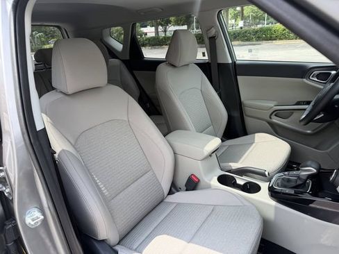 Certified 2025 Kia Soul EX FWD image 36