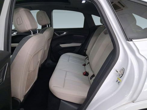 Certified 2023 Audi Q4 e-tron Prestige image 13