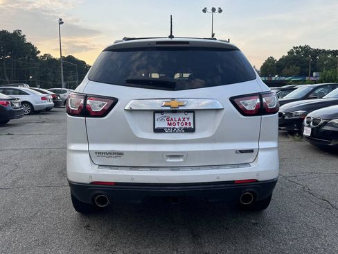 Used 2017 Chevrolet Traverse Premier FWD image 3