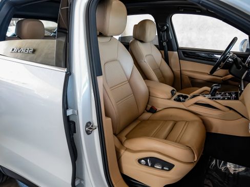 Used 2019 Porsche Cayenne AWD/4WD image 37