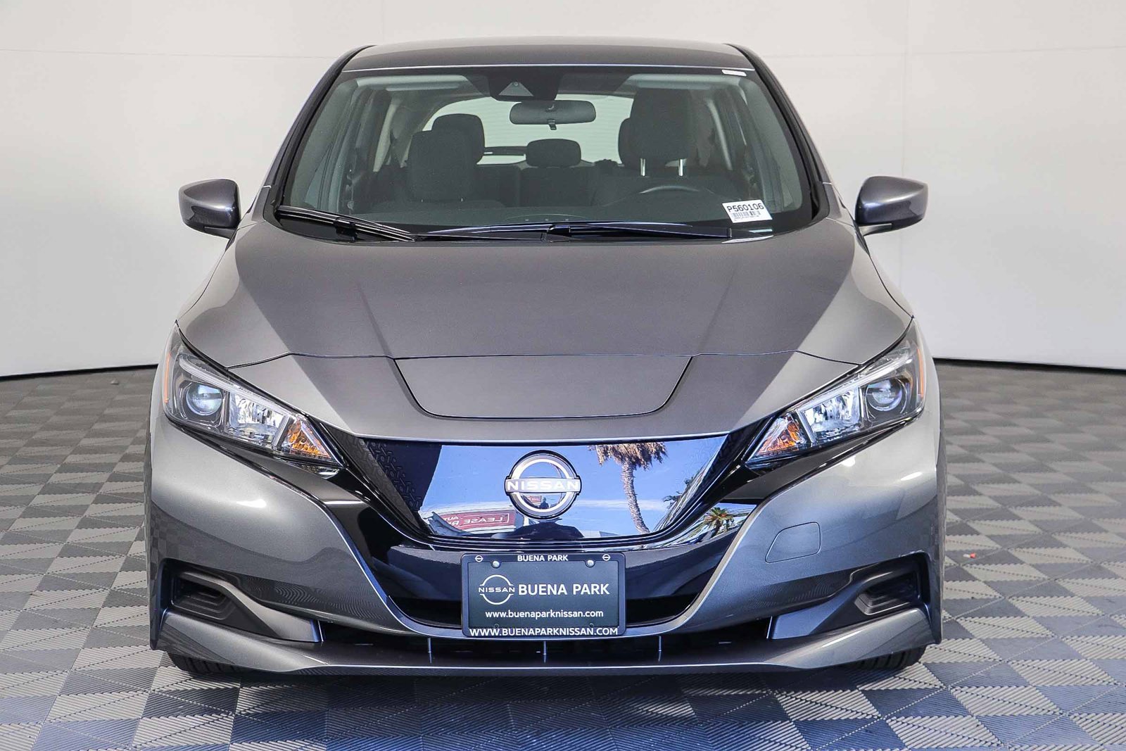 Used 2025 Nissan Leaf S FWD image 2