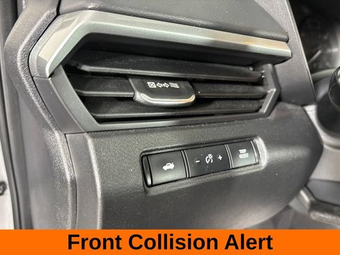 Used 2024 Nissan Altima 2.5 S FWD image 11
