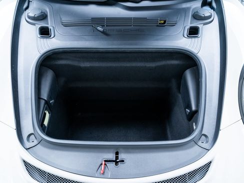 Used 2019 Porsche 911 GT3 RS RWD image 15