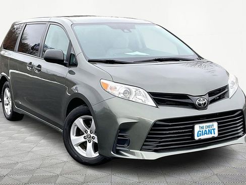 Used 2020 Toyota Sienna L image 3