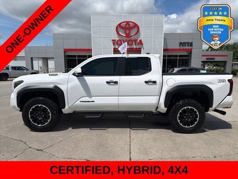 Certified 2025 Toyota Tacoma TRD Off-Road AWD/4WD image 8