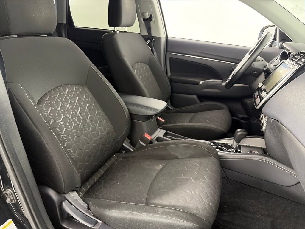 Used 2020 Mitsubishi Outlander Sport SE AWD/4WD image 29