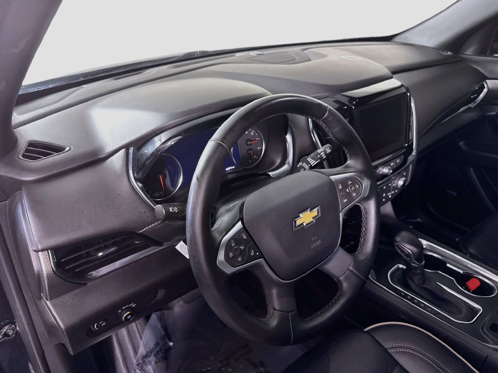 Used 2023 Chevrolet Traverse Premier FWD image 22