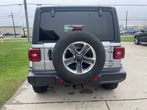 Used 2021 Jeep Wrangler Unlimited Sahara w/ Uconnect 4C Nav & Sound Group AWD/4WD image 12