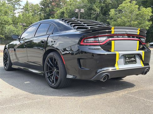 Used 2022 Dodge Charger Scat Pack w/ Dynamics Package RWD image 23