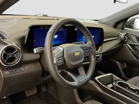 Used 2025 Chevrolet Equinox LT image 18