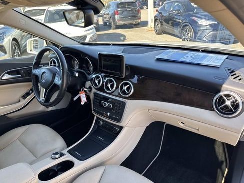 Used 2015 Mercedes-Benz GLA 250 4MATIC image 17