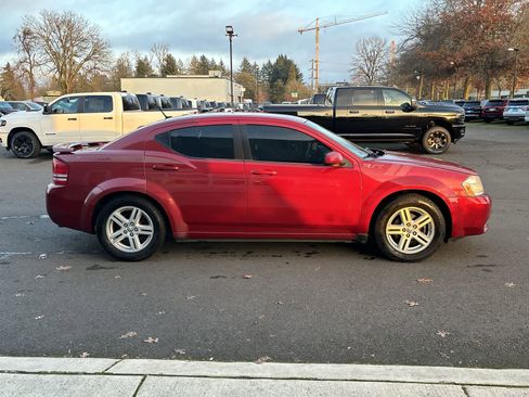 Used 2010 Dodge Avenger R/T image 6