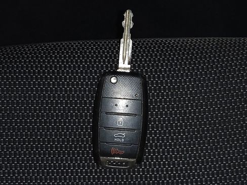 Used 2018 Kia Forte LX image 32