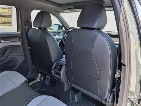 New 2026 Volkswagen Tiguan SE R-Line FWD image 29
