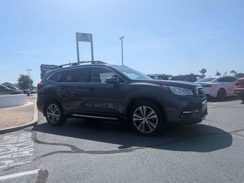 Used 2022 Subaru Ascent Limited w/ Technology Package AWD/4WD image 3