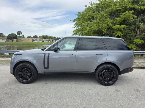 New 2026 Land Rover Range Rover SE image 7