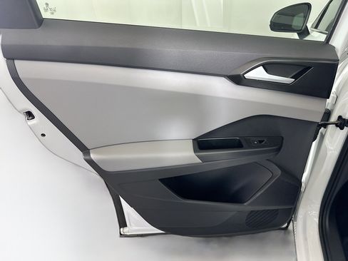 Used 2022 Volkswagen Taos SE image 25