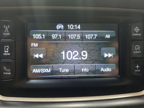 Used 2017 Jeep Grand Cherokee Laredo w/ Quick Order Package 23E image 25