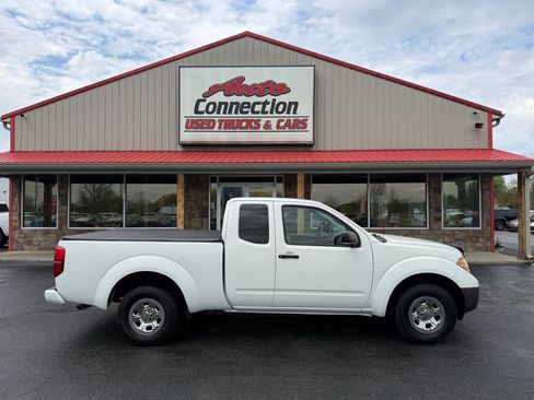 Used 2019 Nissan Frontier S image 3