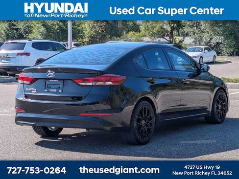 Used 2018 Hyundai Elantra SE FWD image 5