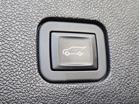 Used 2025 Cadillac XT6 Premium Luxury image 20