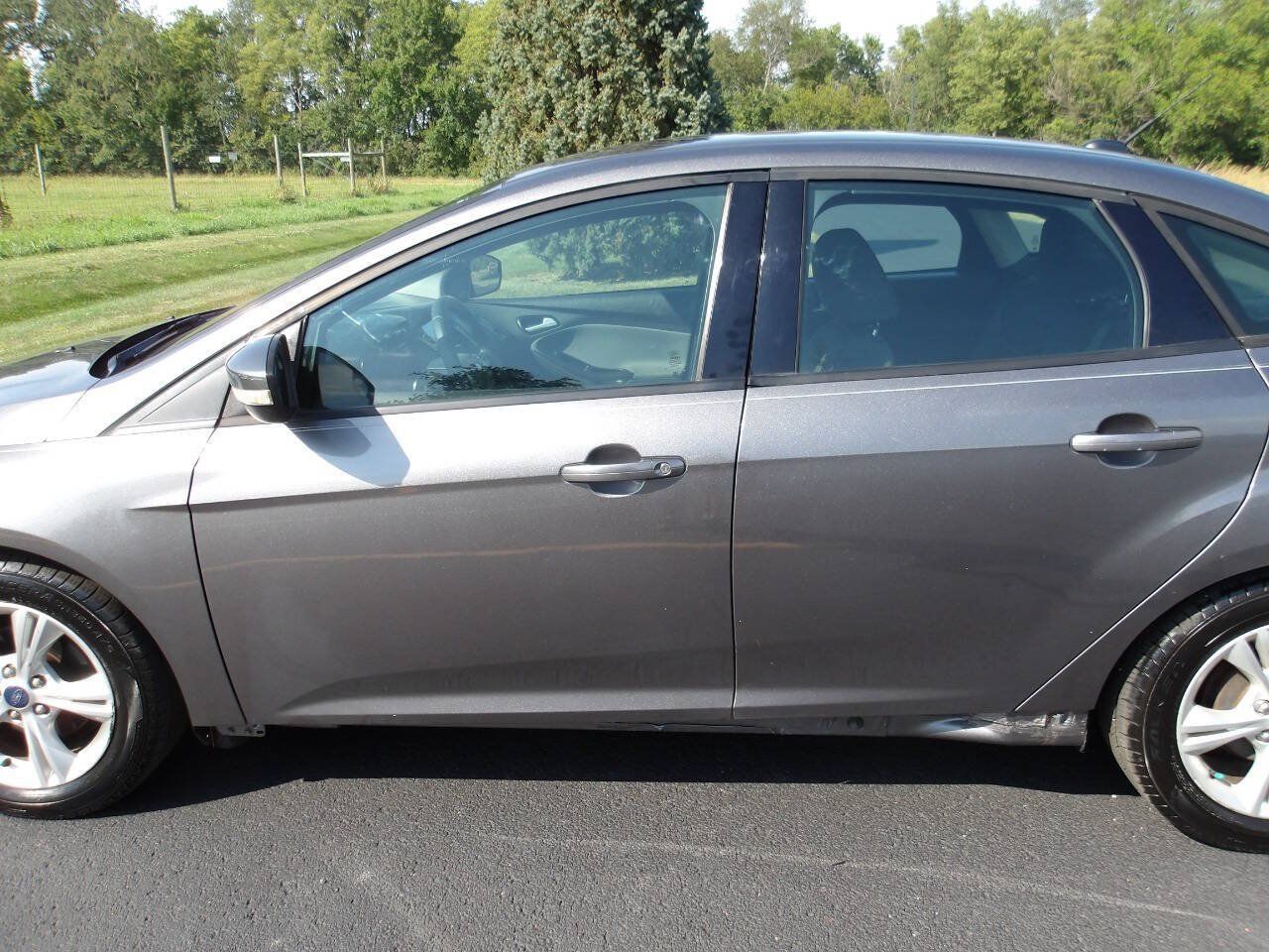 Used 2014 Ford Focus SE FWD image 30