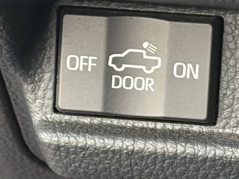 Used 2025 Toyota Tacoma TRD Off-Road AWD/4WD image 8