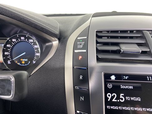 Used 2017 Lincoln MKZ Reserve FWD image 27