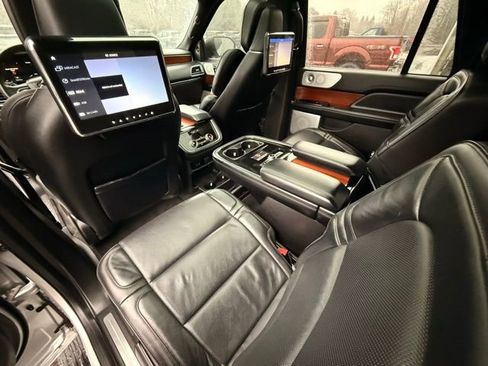 Used 2019 Lincoln Navigator L Reserve image 31
