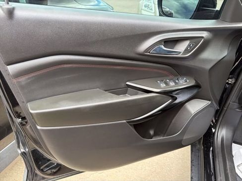 Used 2024 Chevrolet Trax RS w/ Sunroof Package FWD image 8