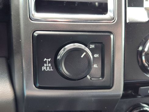 Used 2017 Ford F250 XLT w/ XLT Premium Package AWD/4WD image 24