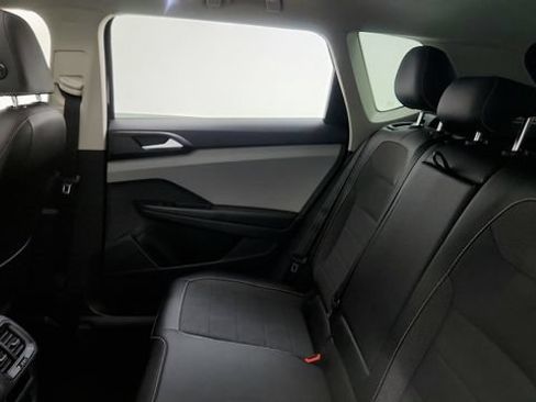 Used 2022 Volkswagen Taos SE FWD image 39