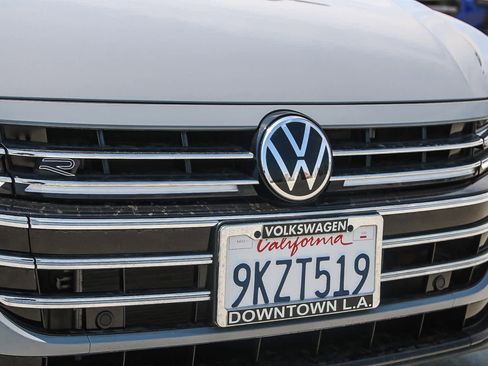 Used 2023 Volkswagen Arteon SE image 5